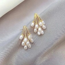 Women's Pearl Stud Earrings Fine Jewelry Classic Precious Cute Stylish Earrings Jewelry Golden For Wedding Party 1 Pair